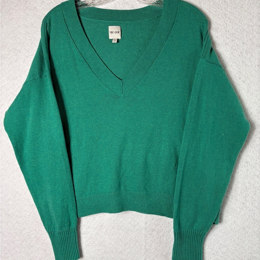 NIC+ZOE V-Neck Sweater in Emerald Green